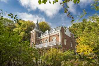 Château proche du centre de Spa 3.5 étoiles idéal pour 15 personnes.