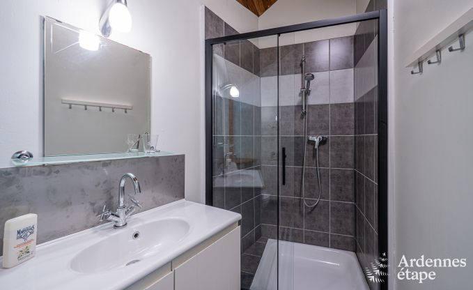 Charmante maison de vacances pour 4 personnes  Spa avec 2 chambres et jardin priv avec barbecue