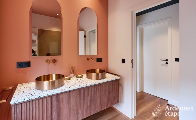 Charmante maison de vacances  Spa avec 2 chambres, espace de dtente et terrasse prive avec jacuzzi