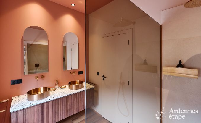 Charmante maison de vacances  Spa avec 2 chambres, espace de dtente et terrasse prive avec jacuzzi