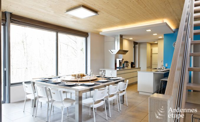 Spacieuse villa de luxe  Spa pour 15 personnes avec 5 chambres, sauna, piscine extrieure et jardin priv