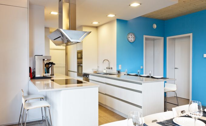 Spacieuse villa de luxe � Spa pour 15 personnes avec 5 chambres, sauna, piscine ext�rieure et jardin priv�