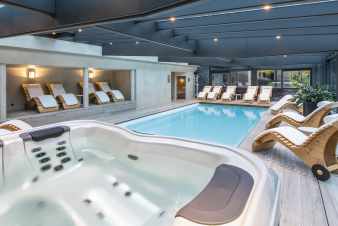 Luxueuse villa spadoise 5 étoiles pour 20 personnes avec piscine intérieure