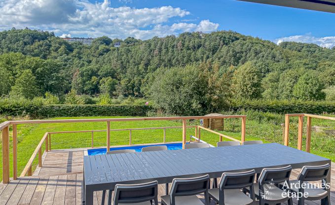 Maison de vacances haut de gamme en Ardenne : Sjour de luxe pour 10 personnes avec piscine, jacuzzi et proximit de Spa et Francorchamps