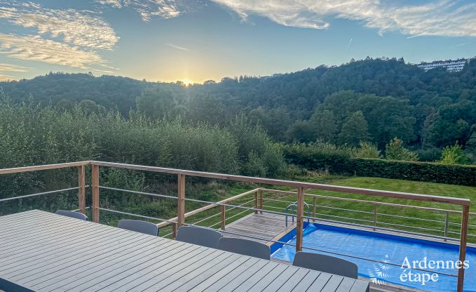 Maison de vacances haut de gamme en Ardenne : Sjour de luxe pour 10 personnes avec piscine, jacuzzi et proximit de Spa et Francorchamps