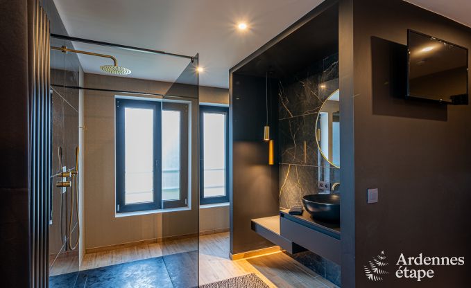 Maison de vacances haut de gamme en Ardenne : Sjour de luxe pour 10 personnes avec piscine, jacuzzi et proximit de Spa et Francorchamps