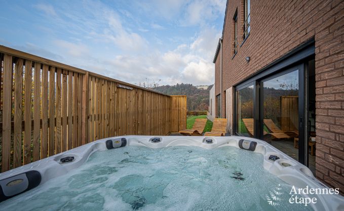 Maison de vacances haut de gamme en Ardenne : Sjour de luxe pour 10 personnes avec piscine, jacuzzi et proximit de Spa et Francorchamps
