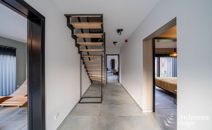 Maison de vacances haut de gamme en Ardenne : Sjour de luxe pour 10 personnes avec piscine, jacuzzi et proximit de Spa et Francorchamps