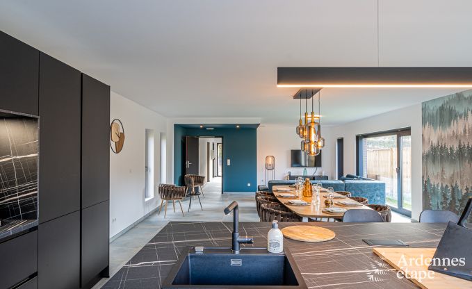 Maison de vacances haut de gamme en Ardenne : Sjour de luxe pour 10 personnes avec piscine, jacuzzi et proximit de Spa et Francorchamps