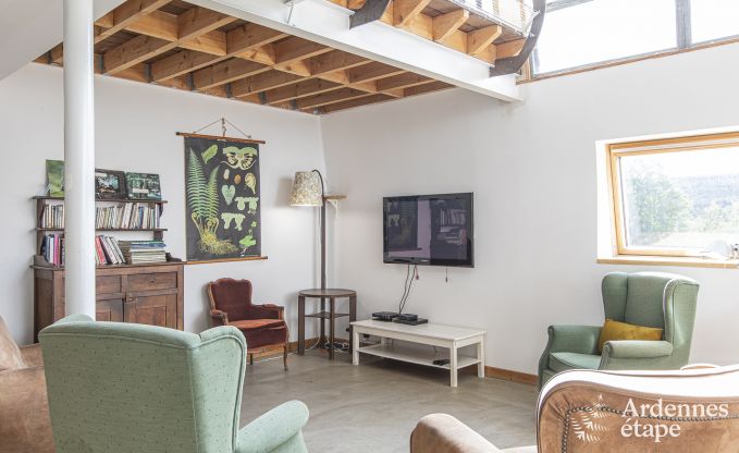 Gte insolite  Spa pour 24 personnes en Ardenne