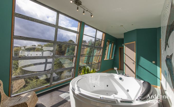 Gte insolite  Spa pour 24 personnes en Ardenne