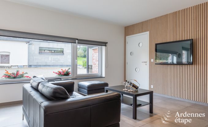 Maison de vacances spacieuse pour 8 personnes  Spa en Ardenne : 4 chambres, 2 salles de bains et terrasse prive  1 km du centre-ville