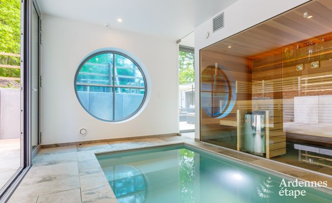 Spacieuse villa de luxe  Spa pour 15 personnes avec 5 chambres, sauna, piscine extrieure et jardin priv