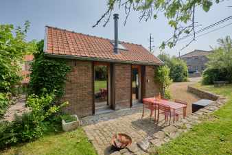 Tiny house pour 4 avec poêle à bois et jardin privé à Sprimont, Hautes Fagnes