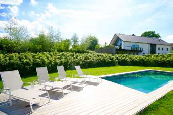 Villa de luxe en Ardennes pour 14 personnes avec piscine dans la région de Saint-Vith.