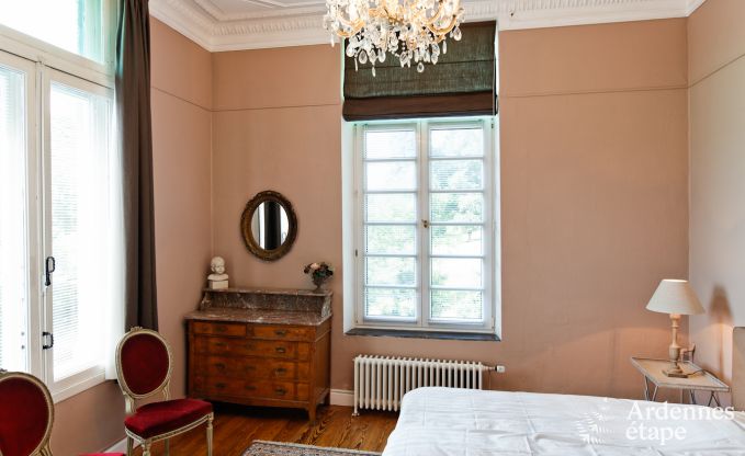 Chteau de luxe en Ardenne pour 28 personnes  Stavelot avec sauna, jacuzzi et aire de jeux