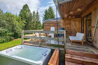 Chalet pour 2 personnes à Stoumont avec jacuzzi, jardin privé et poêle à bois