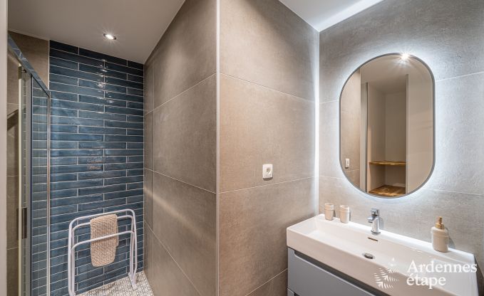 Chalet confortable pour 4 personnes � Stoumont avec 2 chambres et salles de bains jacuzzi ext�rieur et sauna