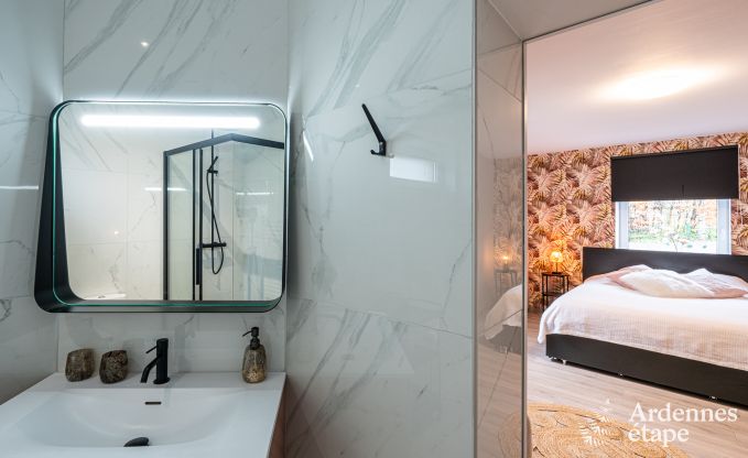 Chalet confortable pour 4 personnes � Stoumont avec 2 chambres et salles de bains jacuzzi ext�rieur et sauna