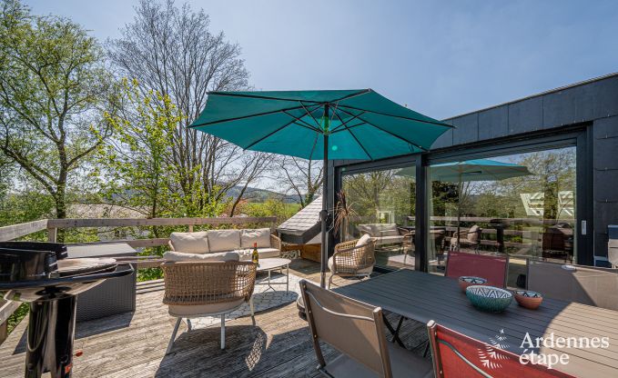 Chalet confortable pour 4 personnes � Stoumont avec 2 chambres et salles de bains jacuzzi ext�rieur et sauna