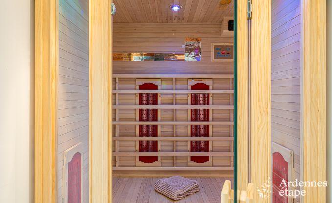 Chalet confortable pour 4 personnes � Stoumont avec 2 chambres et salles de bains jacuzzi ext�rieur et sauna