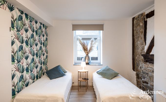 Chalet confortable pour 4 personnes � Stoumont avec 2 chambres et salles de bains jacuzzi ext�rieur et sauna