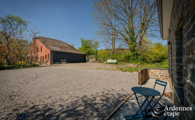 Chalet confortable pour 4 personnes � Stoumont avec 2 chambres et salles de bains jacuzzi ext�rieur et sauna