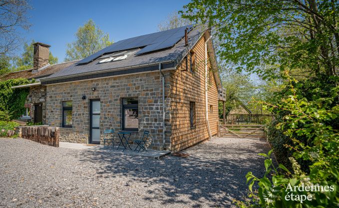 Chalet confortable pour 4 personnes � Stoumont avec 2 chambres et salles de bains jacuzzi ext�rieur et sauna