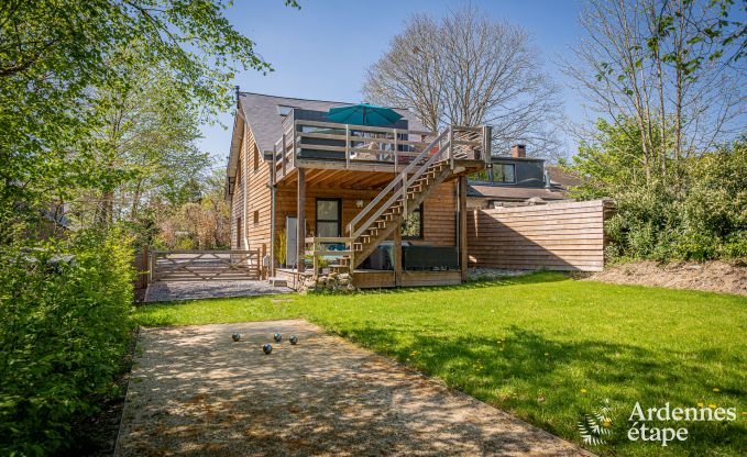 Chalet confortable pour 4 personnes � Stoumont avec 2 chambres et salles de bains jacuzzi ext�rieur et sauna