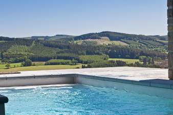 Luxueuse villa de vacances pour groupes avec vue splendide  Stoumont