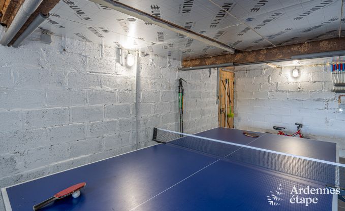 Chalet convivial  Tenneville pour 4 personnes/3 adultes avec 2 chambres, salle de jeux, coin bb et vue panoramique