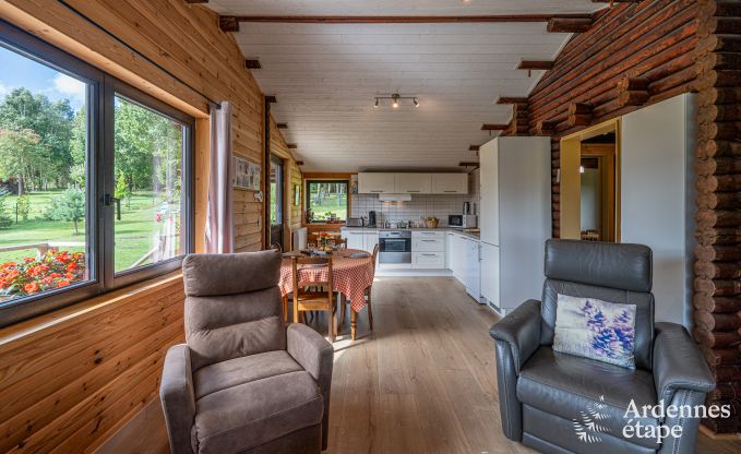 Chalet convivial  Tenneville pour 4 personnes/3 adultes avec 2 chambres, salle de jeux, coin bb et vue panoramique