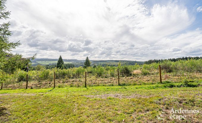 Chalet convivial  Tenneville pour 4 personnes/3 adultes avec 2 chambres, salle de jeux, coin bb et vue panoramique