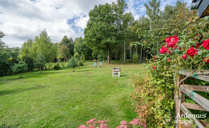 Chalet convivial  Tenneville pour 4 personnes/3 adultes avec 2 chambres, salle de jeux, coin bb et vue panoramique