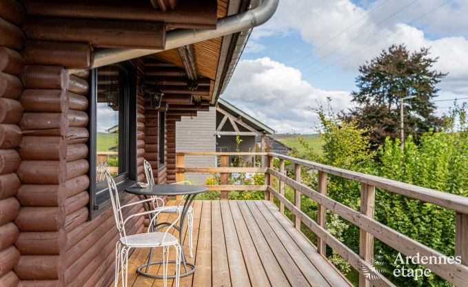 Chalet convivial  Tenneville pour 4 personnes/3 adultes avec 2 chambres, salle de jeux, coin bb et vue panoramique