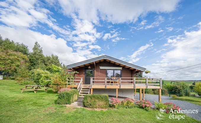 Chalet convivial  Tenneville pour 4 personnes/3 adultes avec 2 chambres, salle de jeux, coin bb et vue panoramique