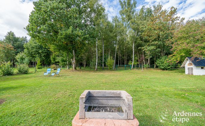 Chalet convivial  Tenneville pour 4 personnes/3 adultes avec 2 chambres, salle de jeux, coin bb et vue panoramique