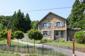 Maison de vacances authentique (en 2 parties) pour 8 personnes à Tenneville