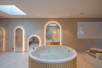 Luxueux loft pour 4 personnes à Thimister-Clermont avec jacuzzi et billard.