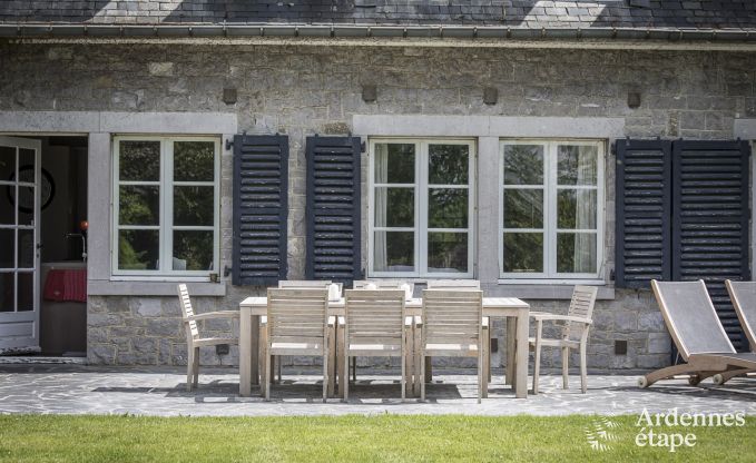 Grande maison de vacances pour 9 personnes � Tinlot avec 4 chambres et salles de bains, piscine, jardin priv� et �quipements de jeux