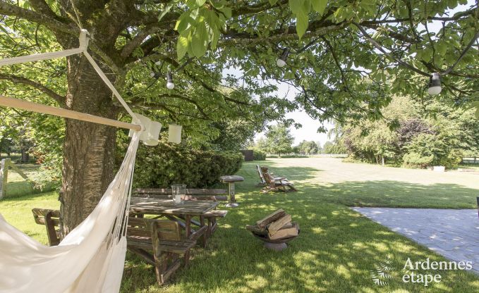 Grande maison de vacances pour 9 personnes � Tinlot avec 4 chambres et salles de bains, piscine, jardin priv� et �quipements de jeux