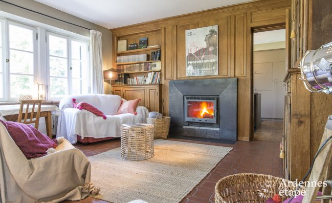 Grande maison de vacances pour 9 personnes � Tinlot avec 4 chambres et salles de bains, piscine, jardin priv� et �quipements de jeux