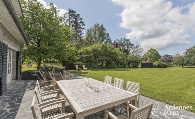 Grande maison de vacances pour 9 personnes � Tinlot avec 4 chambres et salles de bains, piscine, jardin priv� et �quipements de jeux