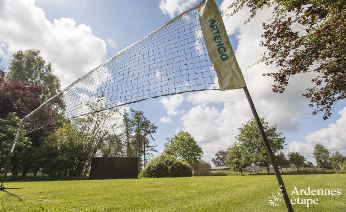 Grande maison de vacances pour 9 personnes � Tinlot avec 4 chambres et salles de bains, piscine, jardin priv� et �quipements de jeux