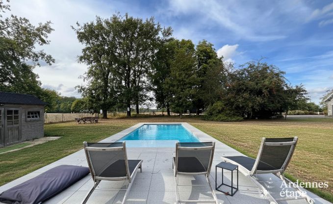 Grande maison de vacances pour 9 personnes � Tinlot avec 4 chambres et salles de bains, piscine, jardin priv� et �quipements de jeux