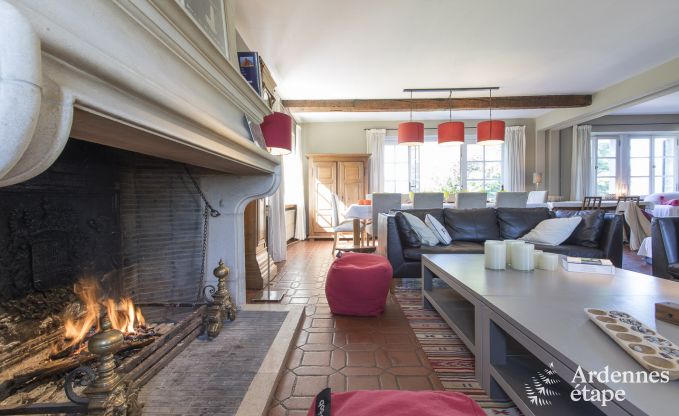 Grande maison de vacances pour 9 personnes � Tinlot avec 4 chambres et salles de bains, piscine, jardin priv� et �quipements de jeux