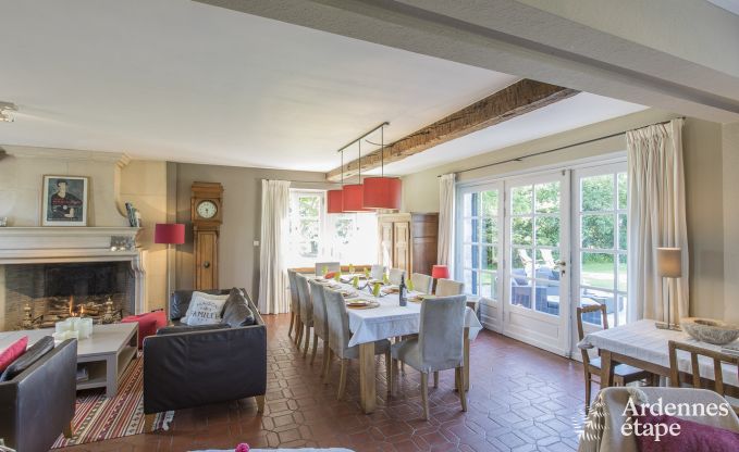 Grande maison de vacances pour 9 personnes � Tinlot avec 4 chambres et salles de bains, piscine, jardin priv� et �quipements de jeux