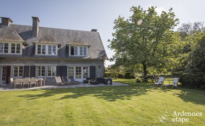 Grande maison de vacances pour 9 personnes � Tinlot avec 4 chambres et salles de bains, piscine, jardin priv� et �quipements de jeux