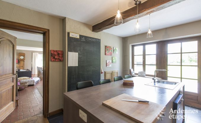 Grande maison de vacances pour 9 personnes � Tinlot avec 4 chambres et salles de bains, piscine, jardin priv� et �quipements de jeux