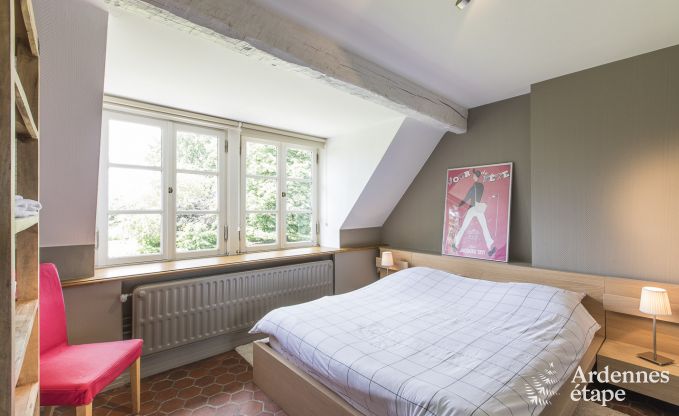 Grande maison de vacances pour 9 personnes � Tinlot avec 4 chambres et salles de bains, piscine, jardin priv� et �quipements de jeux